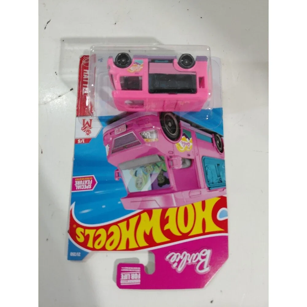 NIP Hot Wheels Mattel Toys Series 1:64 DieCast Barbie Dream Camper